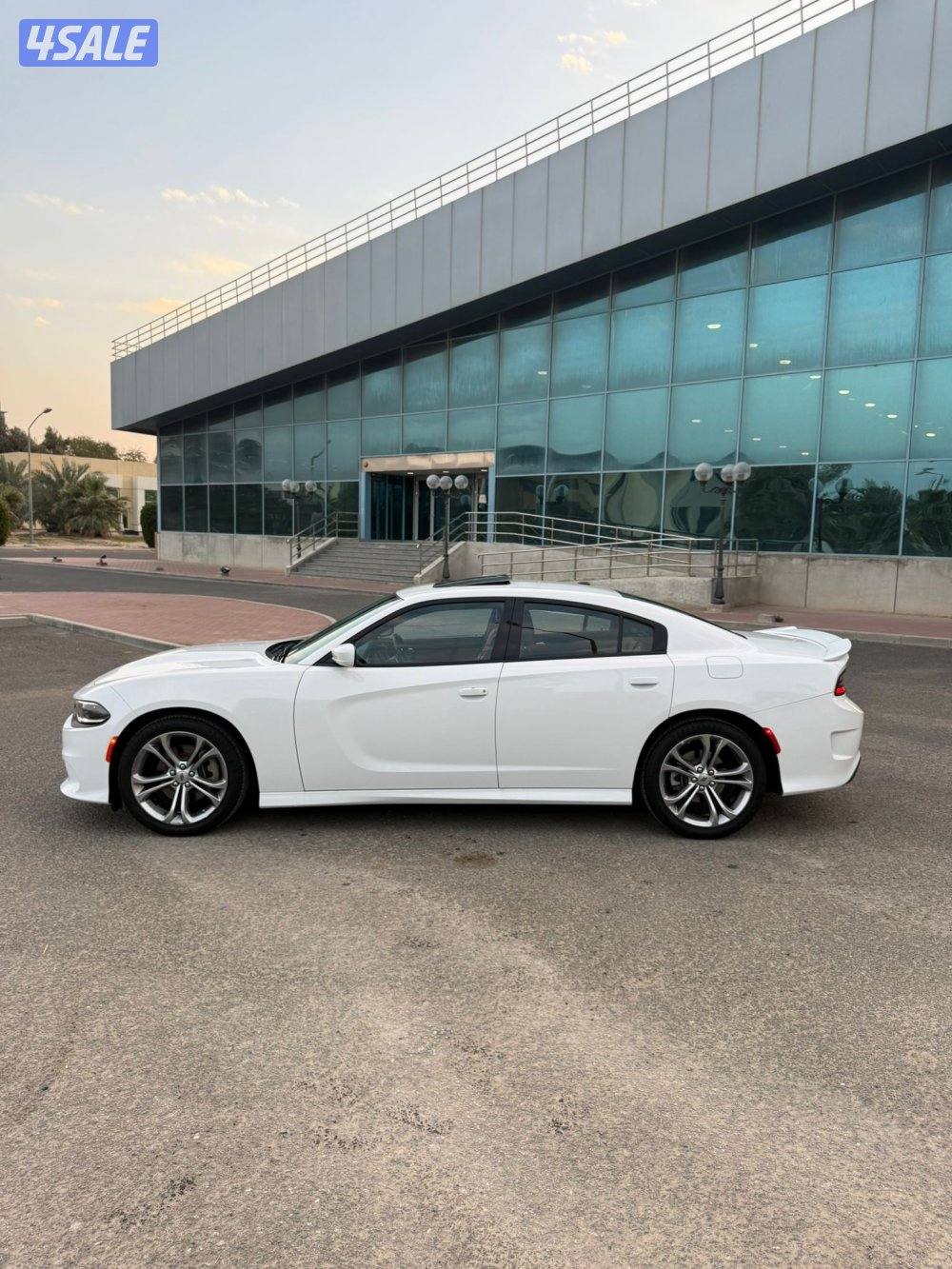 شارجر GT موديل 2022 بحاله الوكالة 6 سلندر اعلى درجه عداد60 الف فقط0