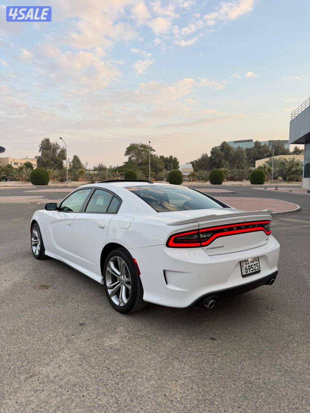 شارجر GT موديل 2022 بحاله الوكالة 6 سلندر اعلى درجه عداد60 الف فقط3