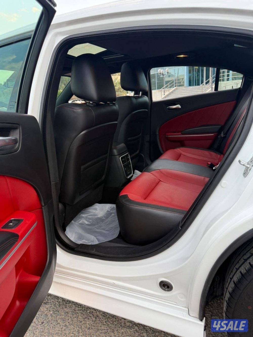 شارجر GT موديل 2022 بحاله الوكالة 6 سلندر اعلى درجه عداد60 الف فقط13