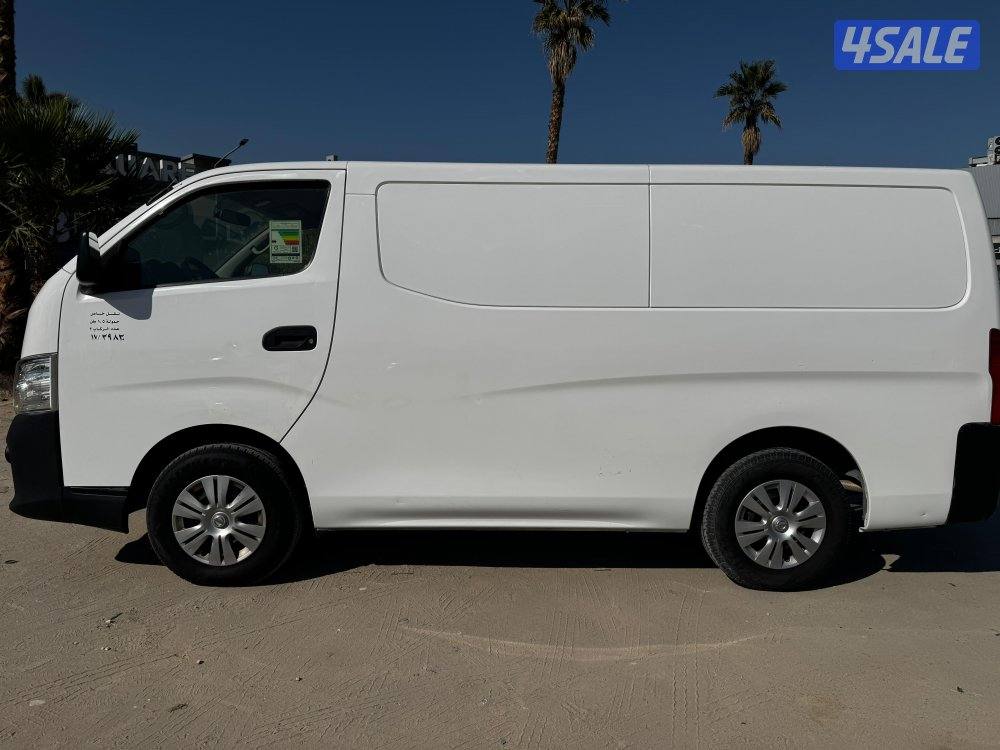 للبيع باص نيسان قير تماتيك 20202