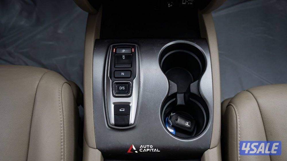 Honda Pilot MRV AWD 3.5L V6 - 3 rpws 7 seater12