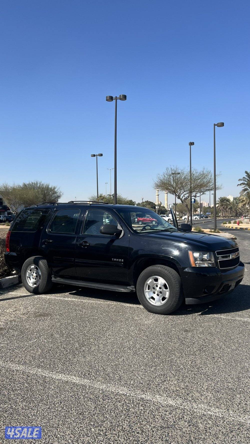 للبيع شفر تاهو 2011 LT اسود0