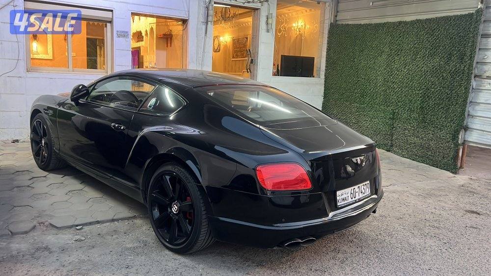 للبيع بنتلي 2016ماشي 170الف وارد قطر عليها استيكر اسود الللون الاساسي3