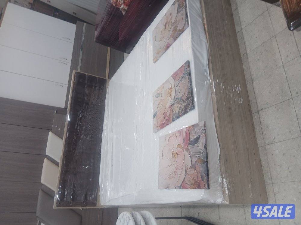 نبيع غرف نوم وسرير  مع التوصيل والتركيب0