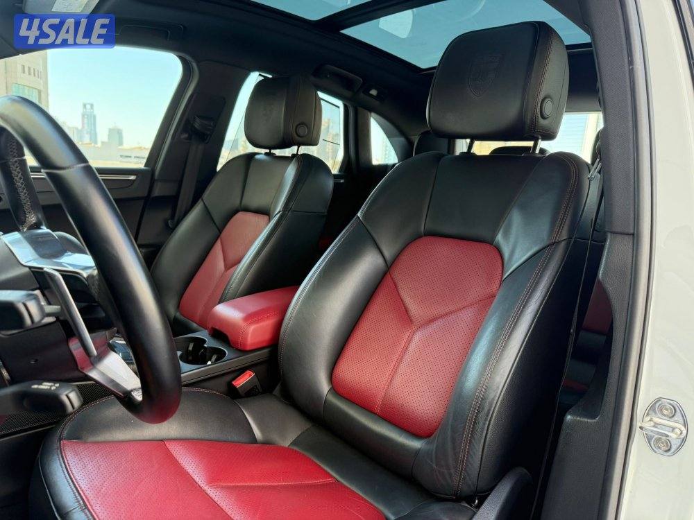 بورشهMACCAN موديل2018 عداد88الف وارد بهبهاني سيرفس منتظم8