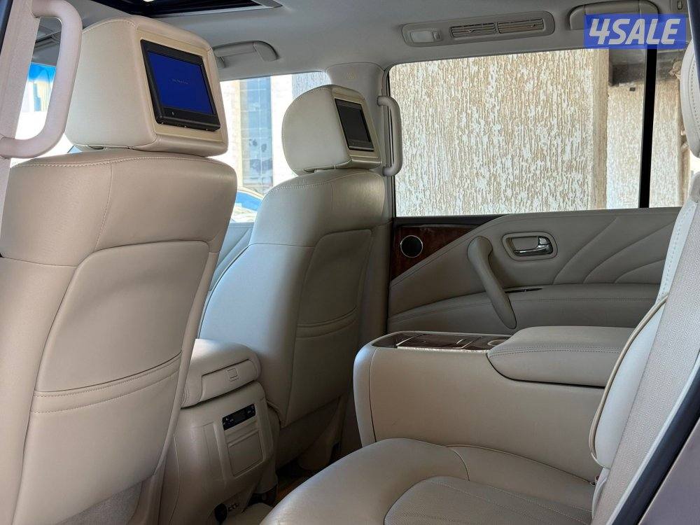 انفينيتيQX80 موديل2016 عداد81الف وارد البابطين سيرفس منتظم8