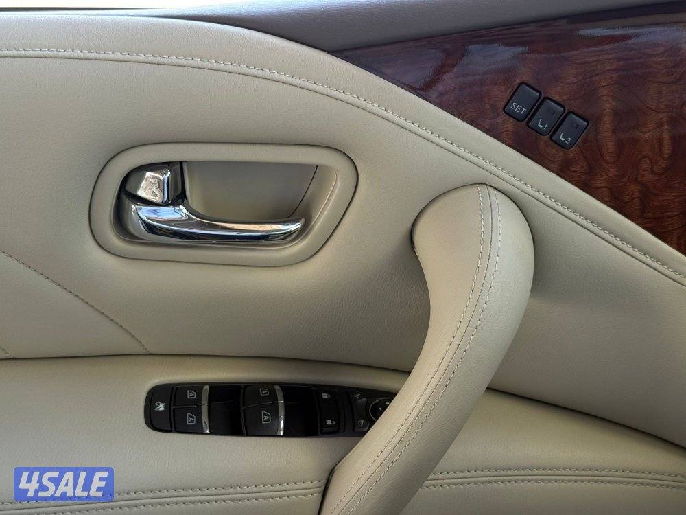 انفينيتيQX80 موديل2016 عداد81الف وارد البابطين سيرفس منتظم10