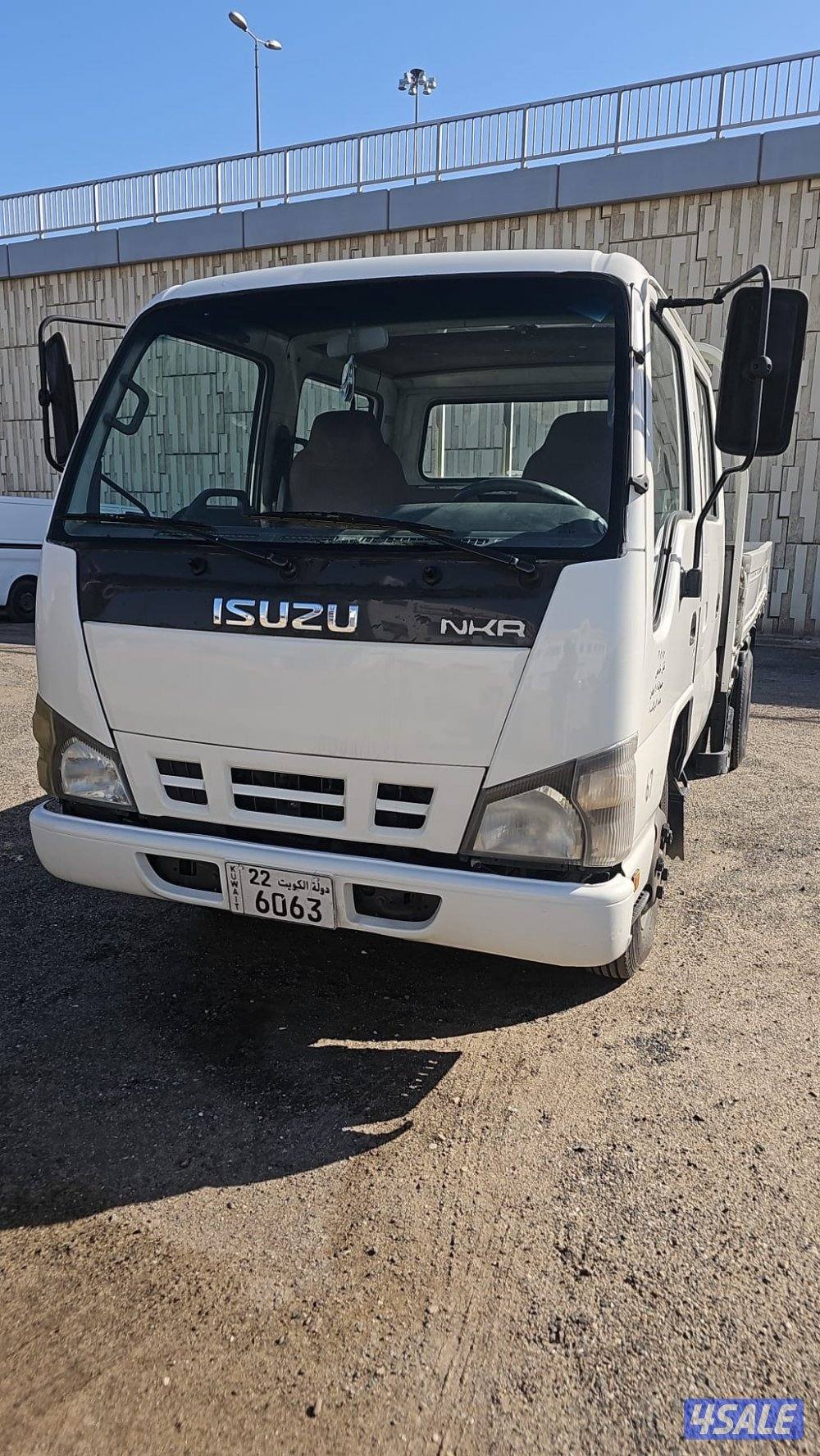 للبيع هاف لوري ايسوزو 5راكب1