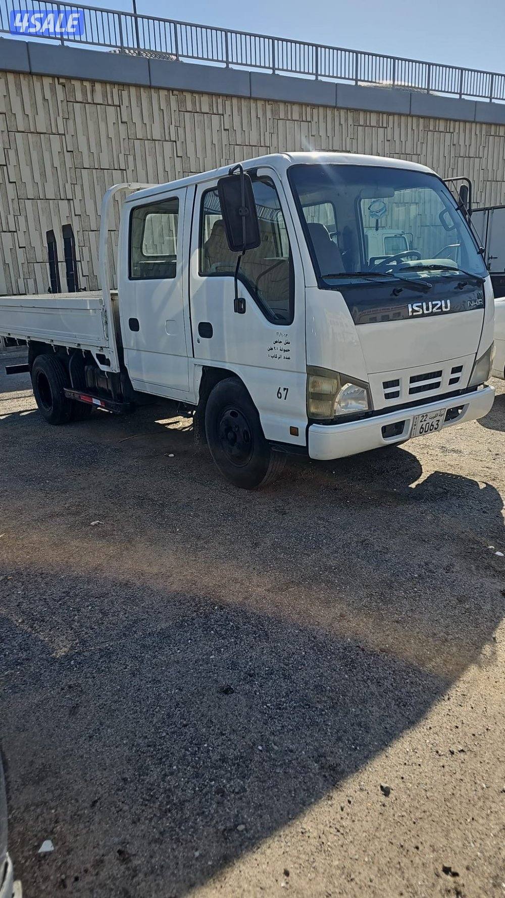للبيع هاف لوري ايسوزو 5راكب4