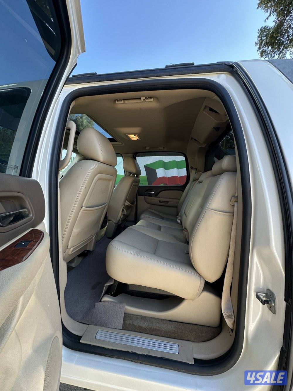 للبيع افلا نش LTZ موديل 2010 كامل المواصفات بحالة ممتازة شرط الفحص6