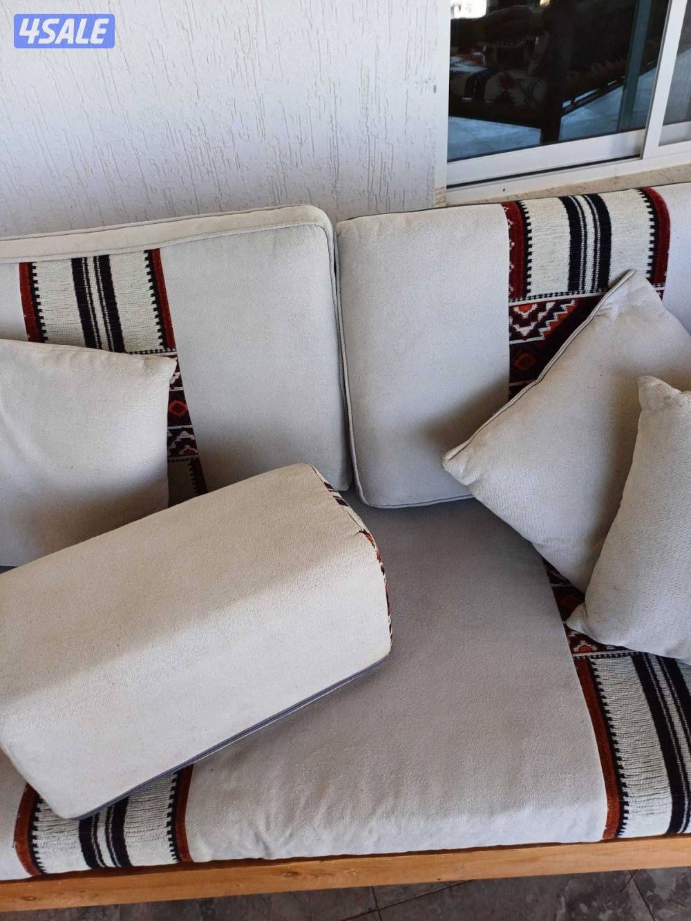 غسيل بالشامبو - تنظيف ناشف - غسيل سجاد برادي - اثاث - كنفات - شقق - فل8