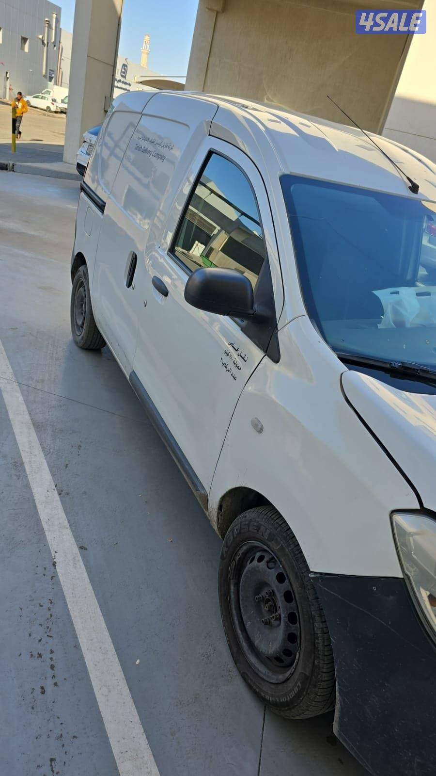 سيارة رينو دوكو موديل 2020 بحالة جيدة2