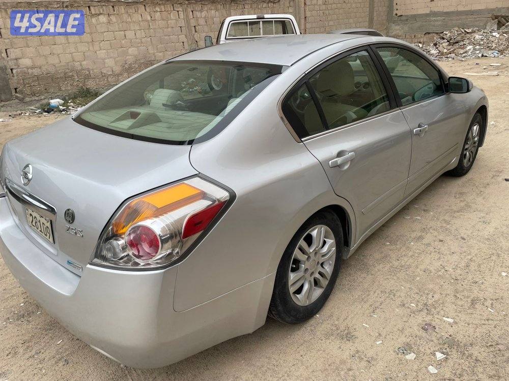 للبيع التيما 2011 بحالة جيدة3