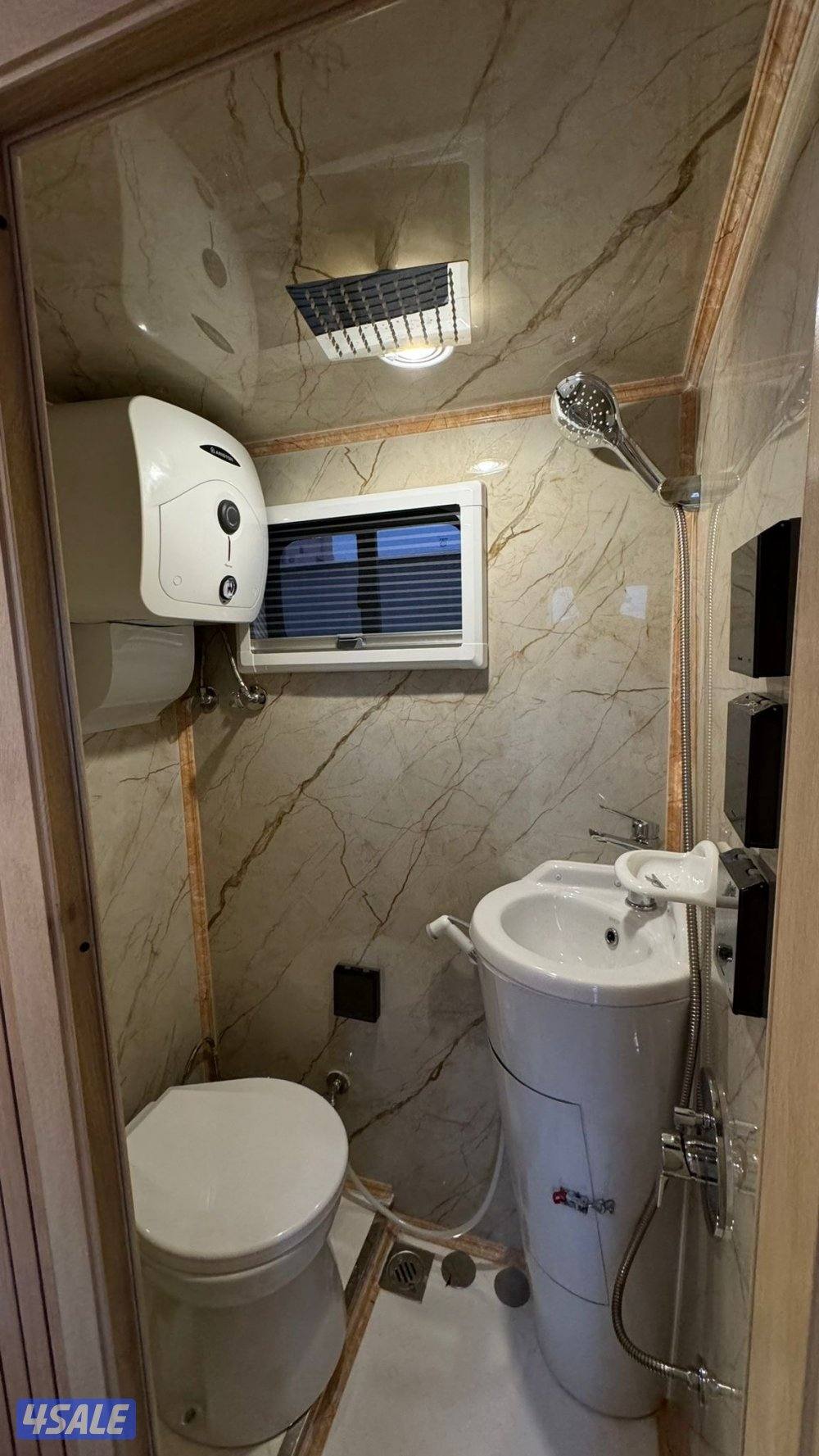 فورد كرفان3