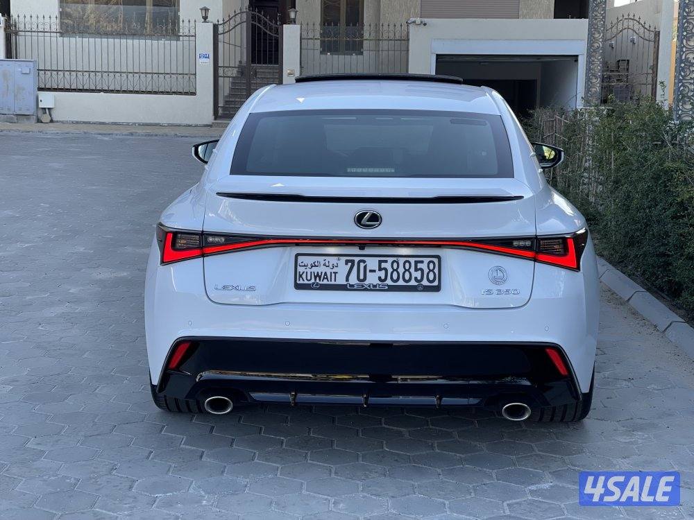 لكزس is350 FSPORT صبغ الوكاله موديل 20233