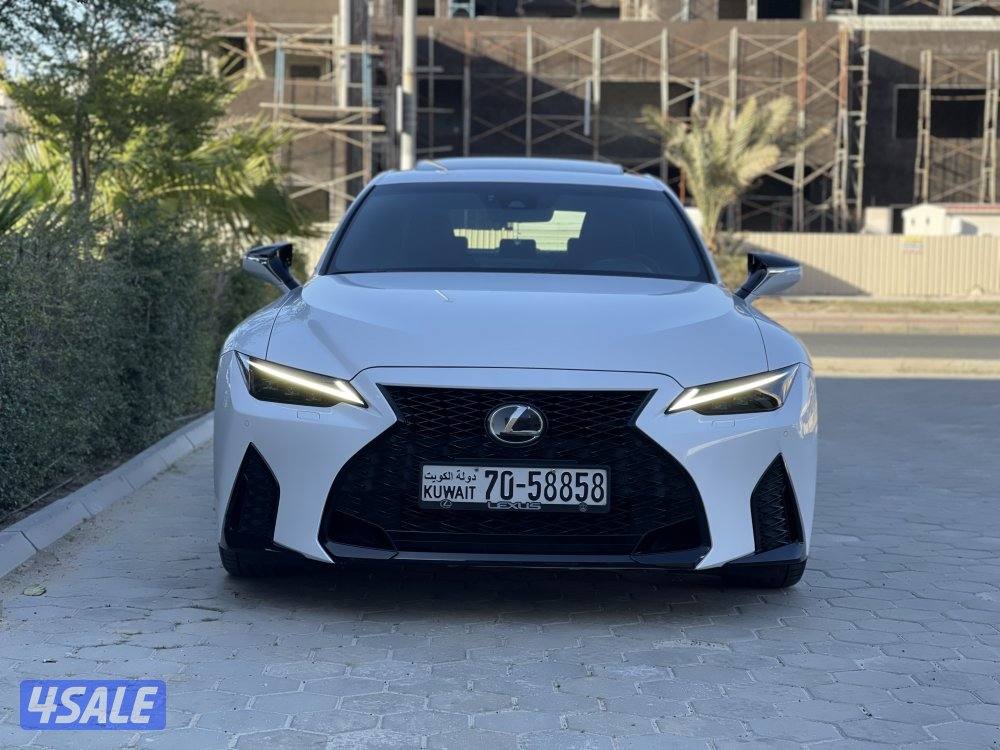 لكزس is350 FSPORT صبغ الوكاله موديل 20234