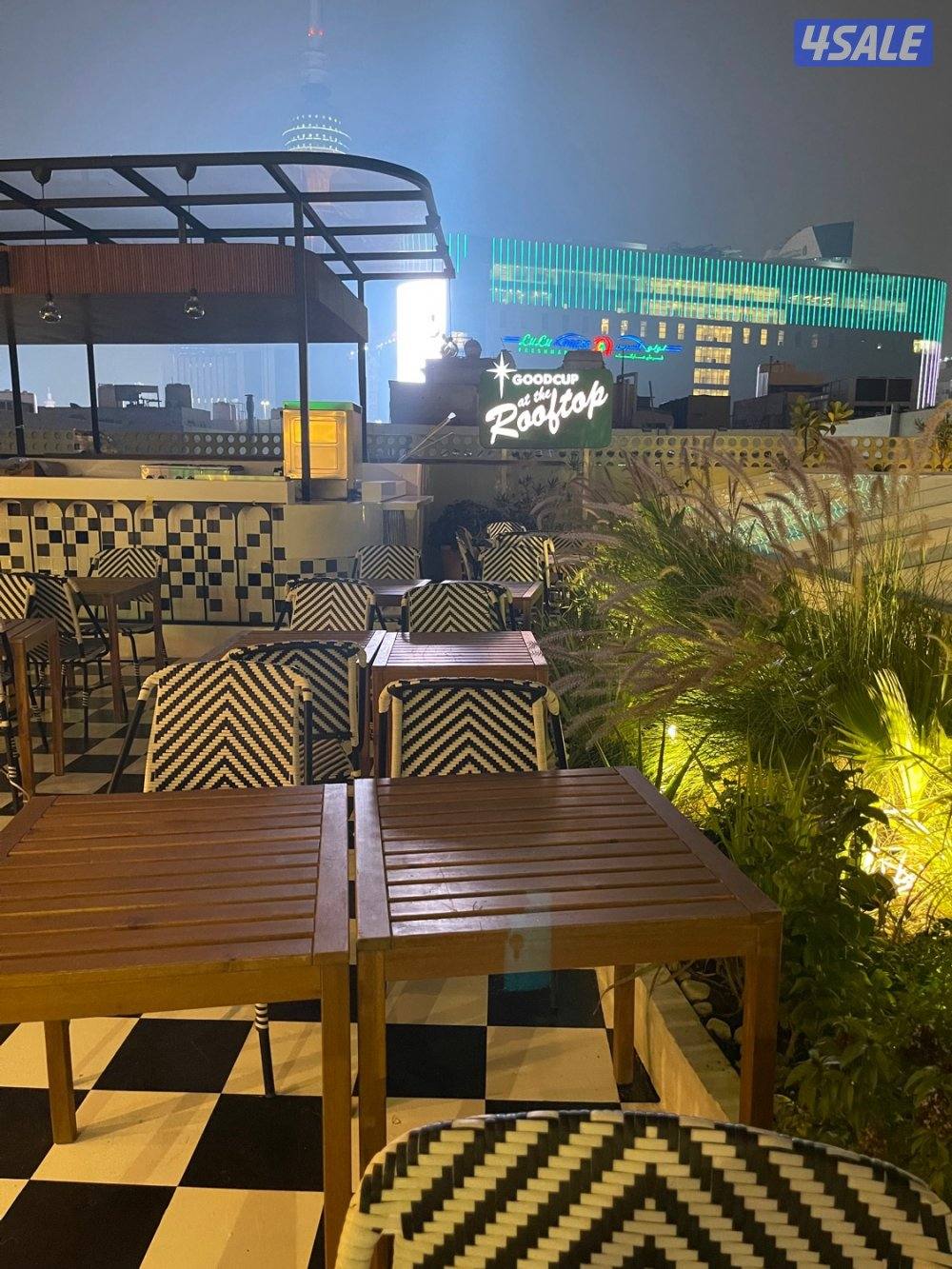 السلام عليكم أنا عندي كامره حق التصوير واحتاج عمل التواصل وتساب0