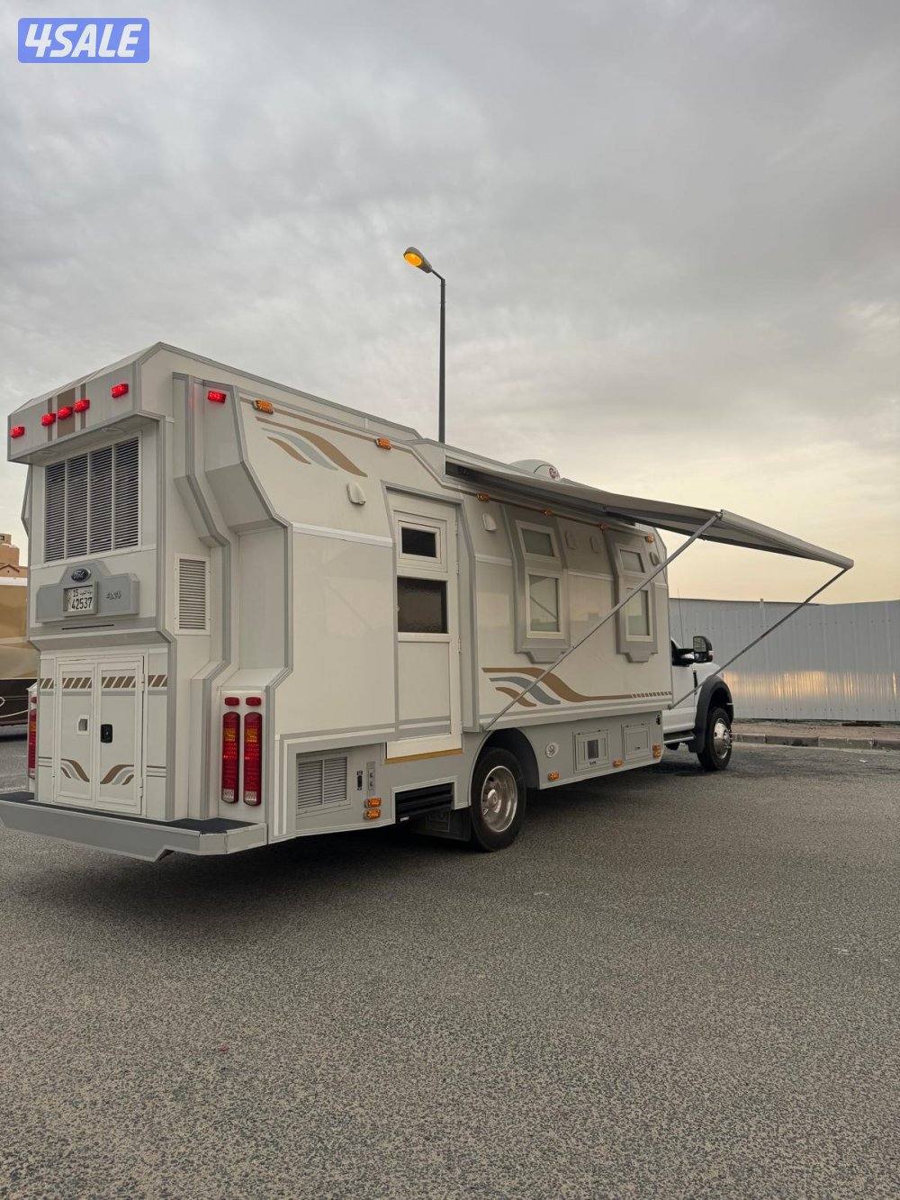 لبيع كرفان موديل 20172