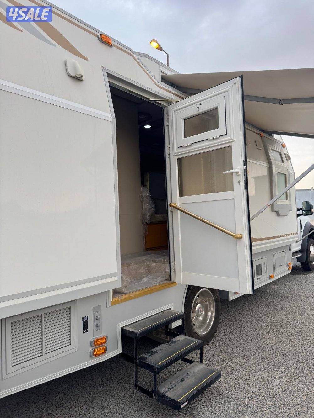 لبيع كرفان موديل 20176