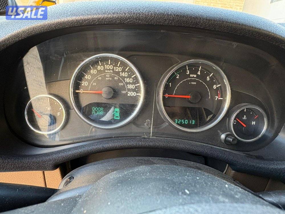 جيب رانجلر صحاري وارد الوكالة موديل 2014 لون ازرق صبغ وكالة4