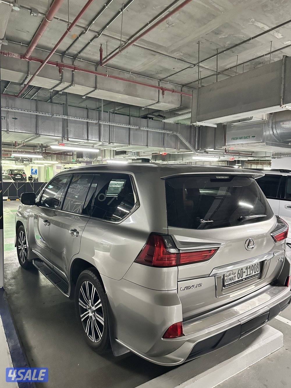 للبيع جيب لكزس موديل ٢٠١٦ وارد قطر0