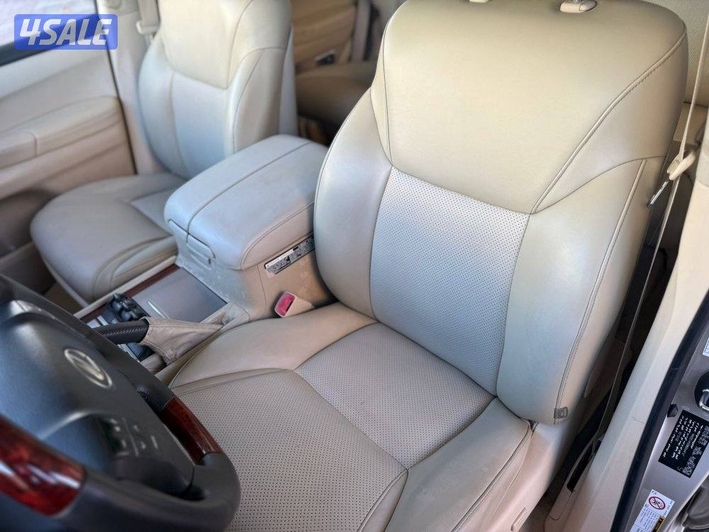 للبيع جيب لكزس ٢٠١٣4