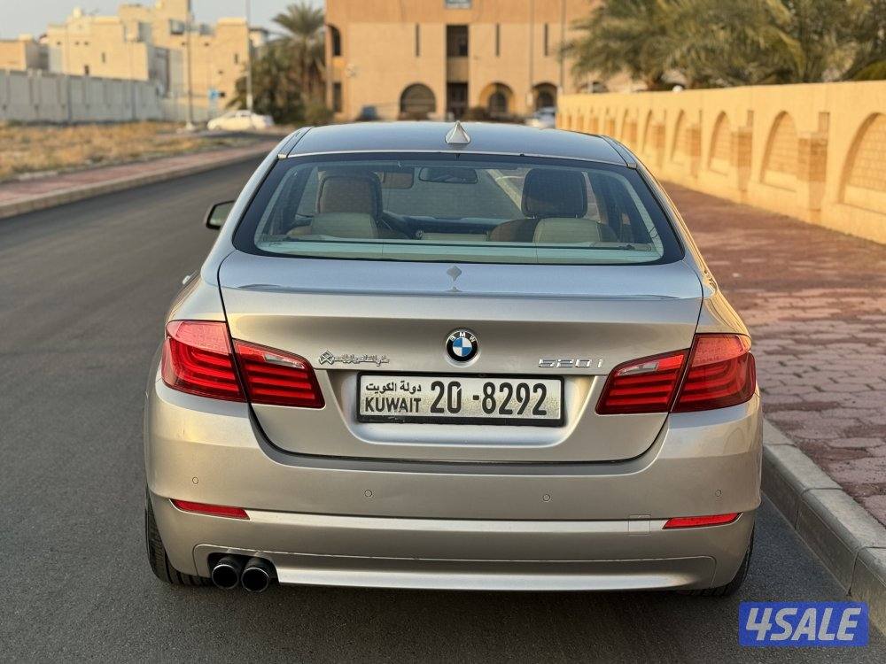 للبيع BMW i5202