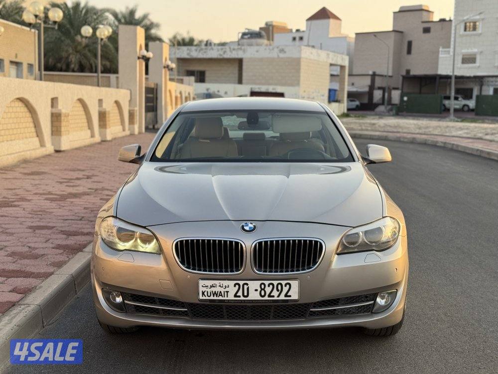 للبيع BMW i5205