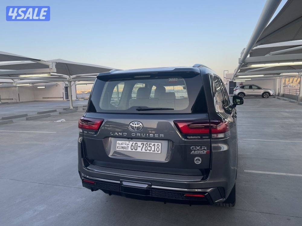 لاندكروزر 2022 GXR ايرو اس1