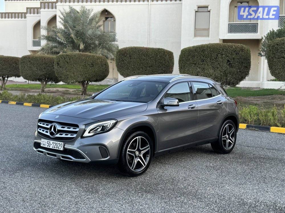 مرسيدس GLA250 موديل 2018 عداد 34 فقط0