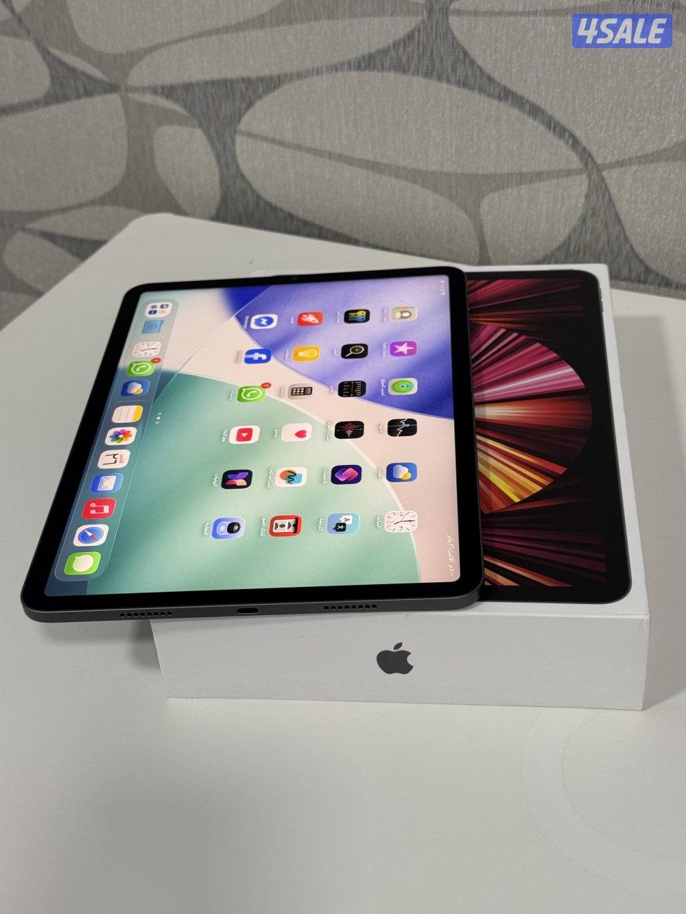 ايباد برو m1 مساحة 256 مع الكرتون والشاحن 11 انش4