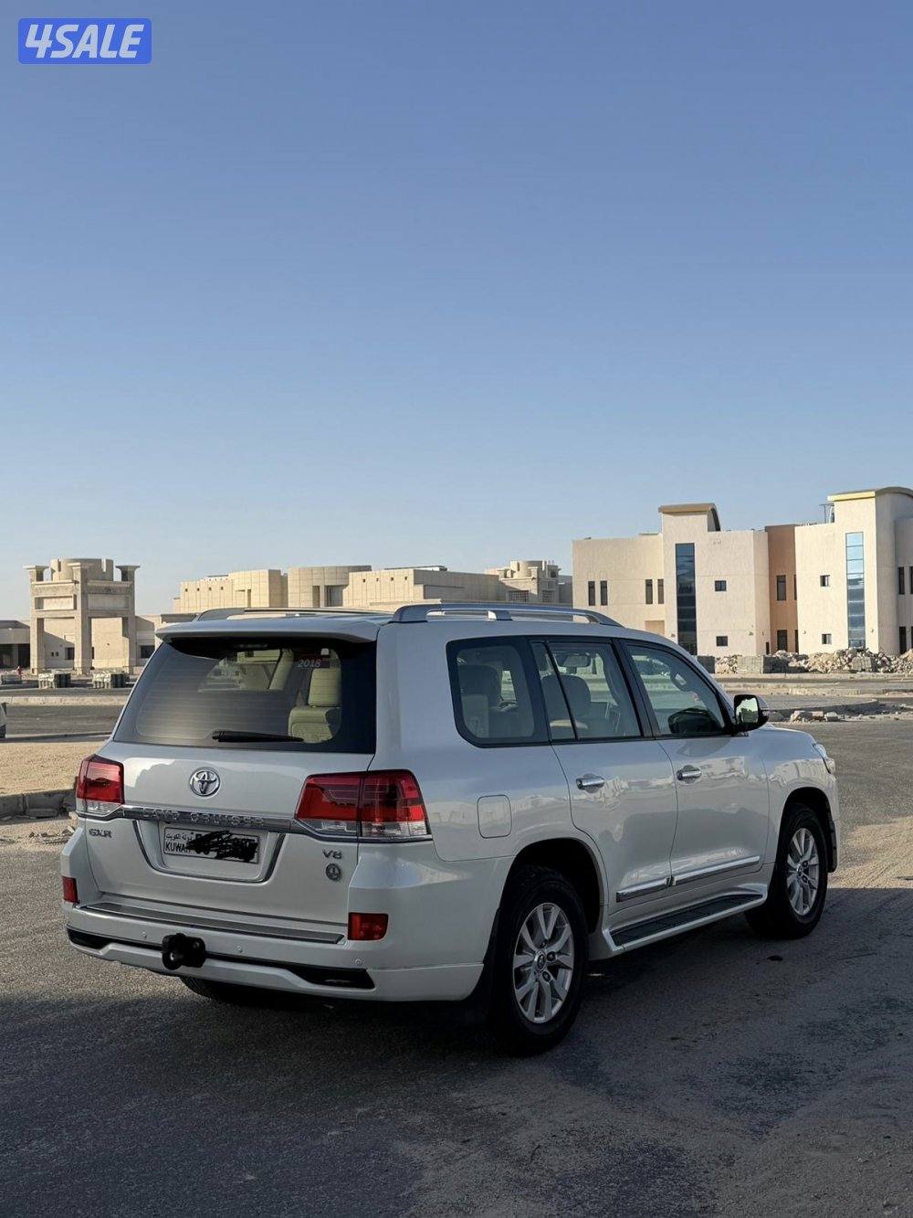 للبيع لاندكروزر 2018 كامل الموصفات الدرجة الاولي1