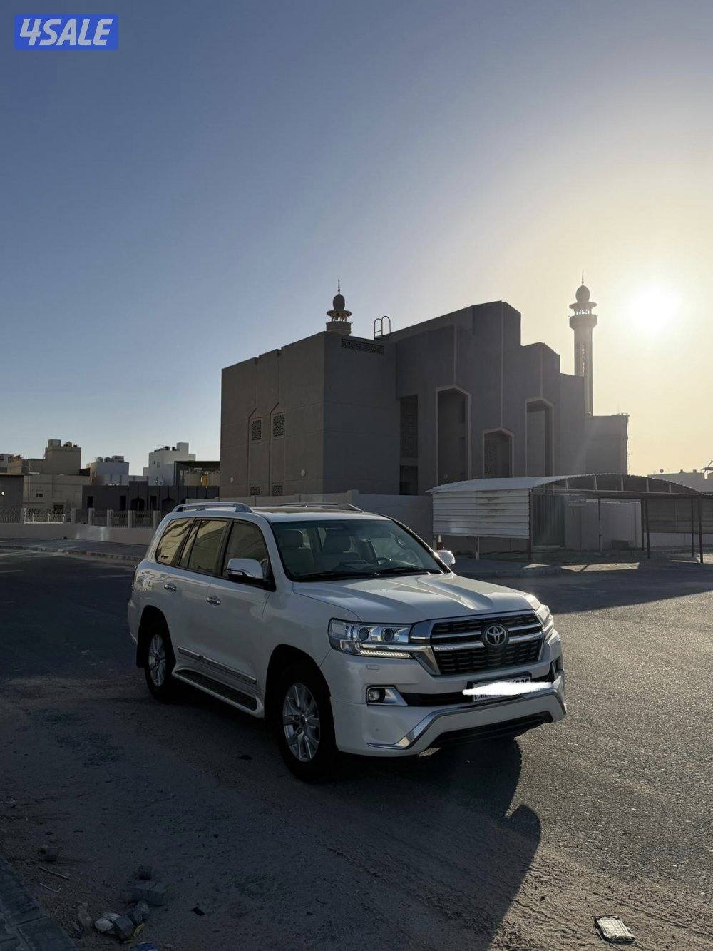 للبيع لاندكروزر 2018 كامل الموصفات الدرجة الاولي3