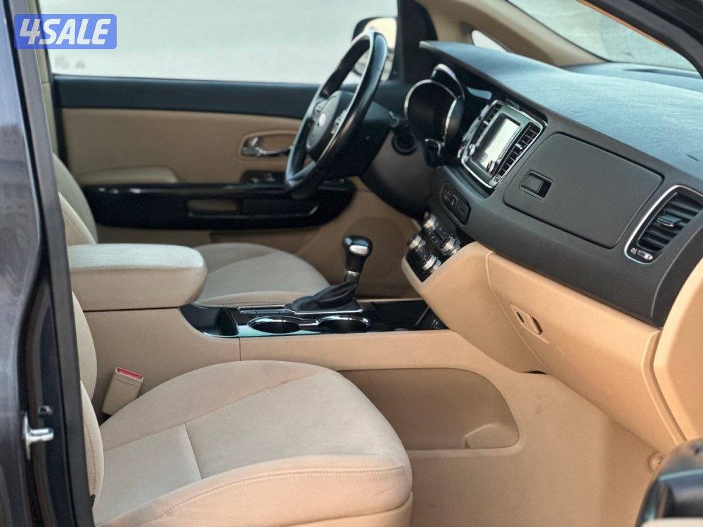 للبيع كيا كرنفال وارد الوكالة الملا4