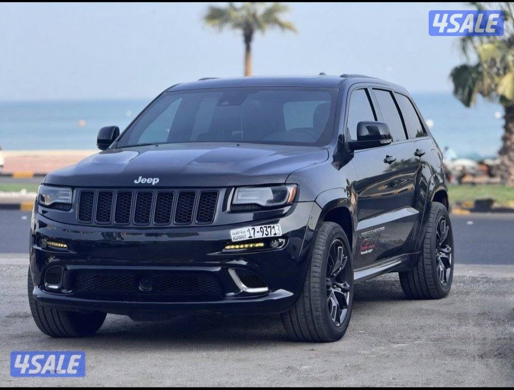 للبيع جيب جراند شروكي اس ار تي srt8 موديل ٢٠١٦ شرط الفحص0