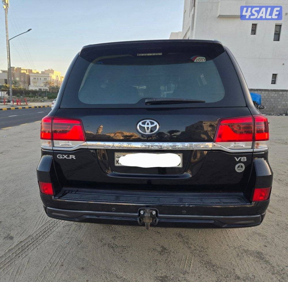 لاندكروزر ٢٠١٧2