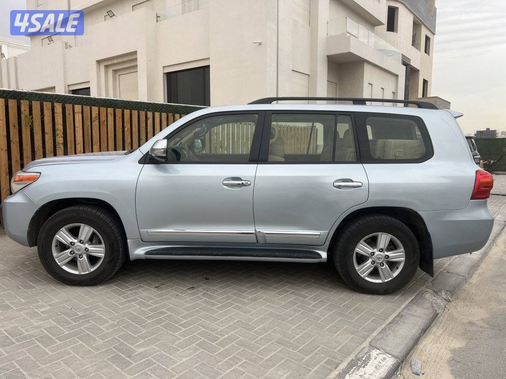 لاندكروزر 2013 تماتيك 8 سلندر2