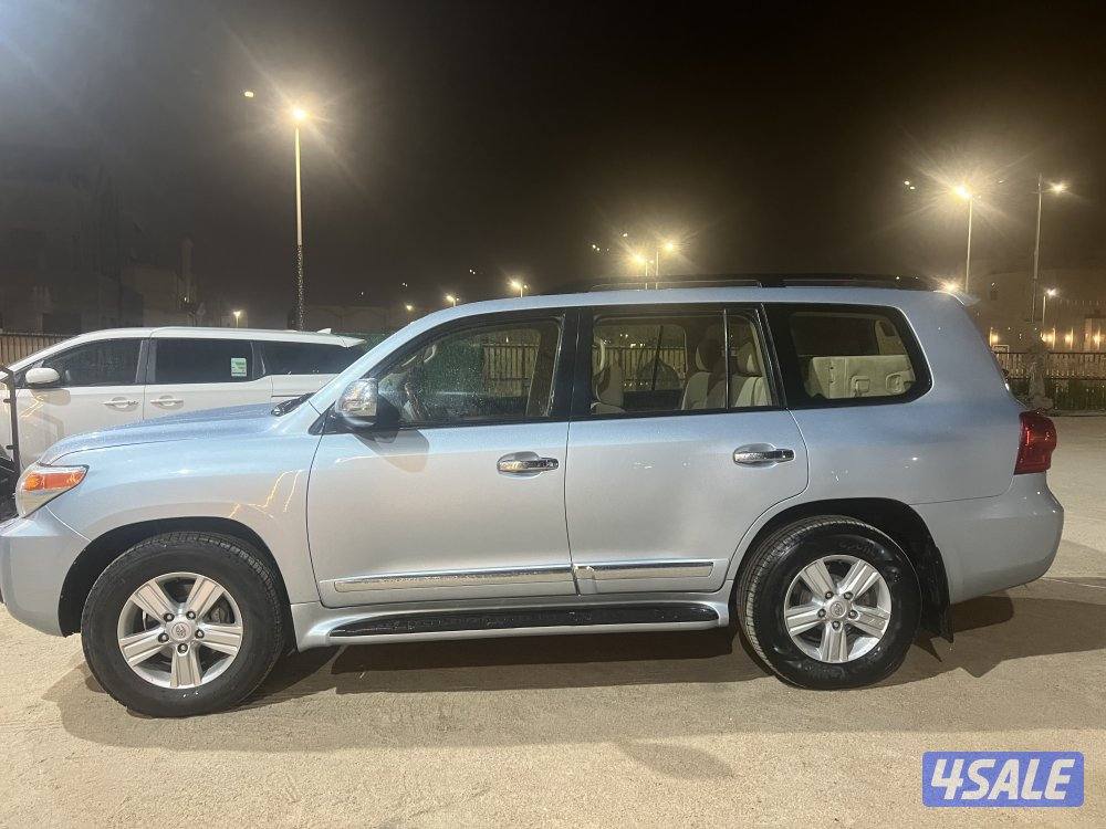 لاندكروزر 2013 تماتيك 8 سلندر3