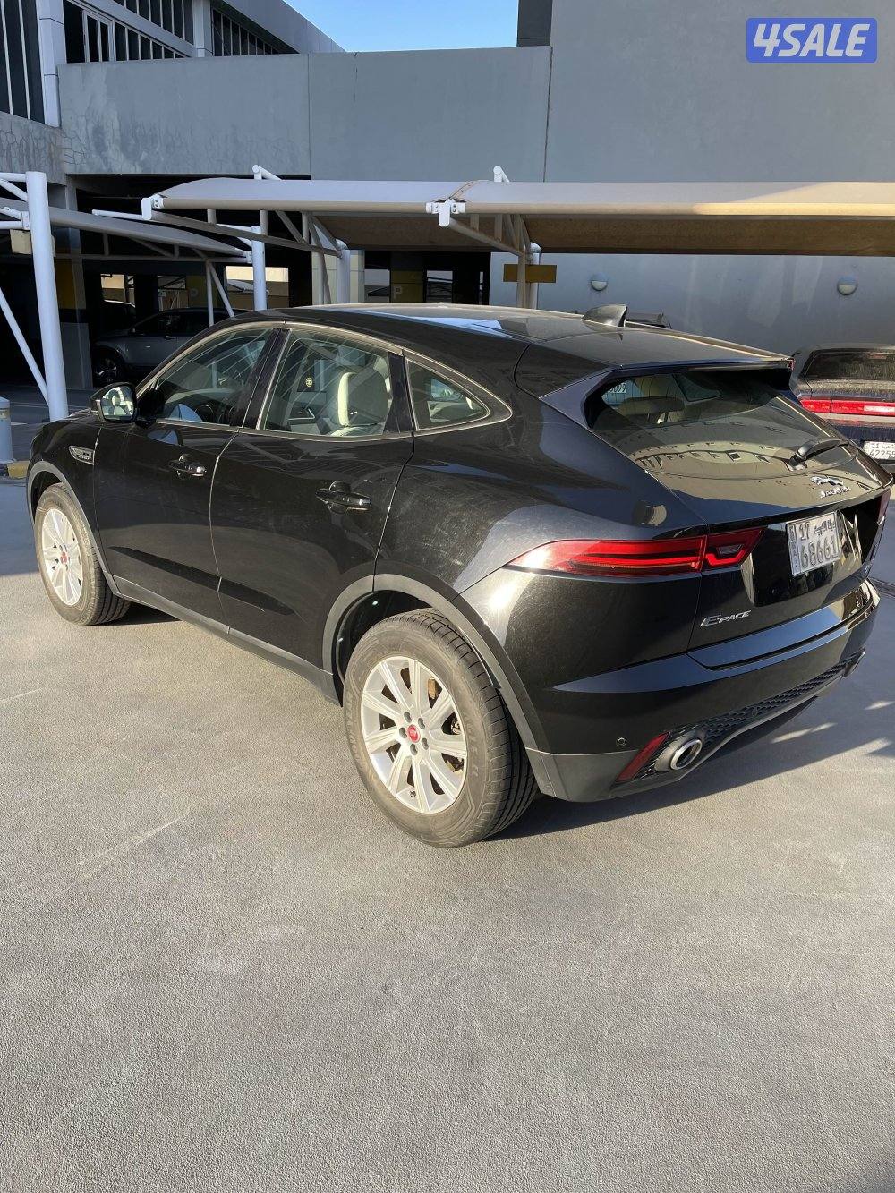 اللون أسود - داخل بيج فاتح - ماشي 10.7705