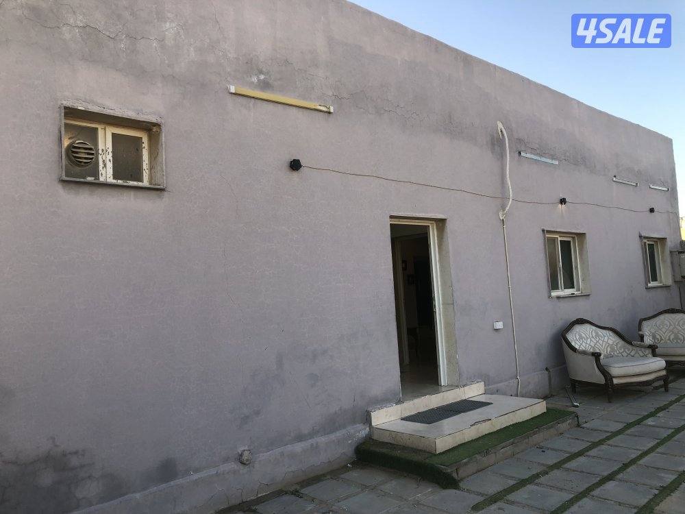 لتنازل عن جاخور قطعة 12قريب الشارع عبارة عن ديوانية وصالة وغرفتين5