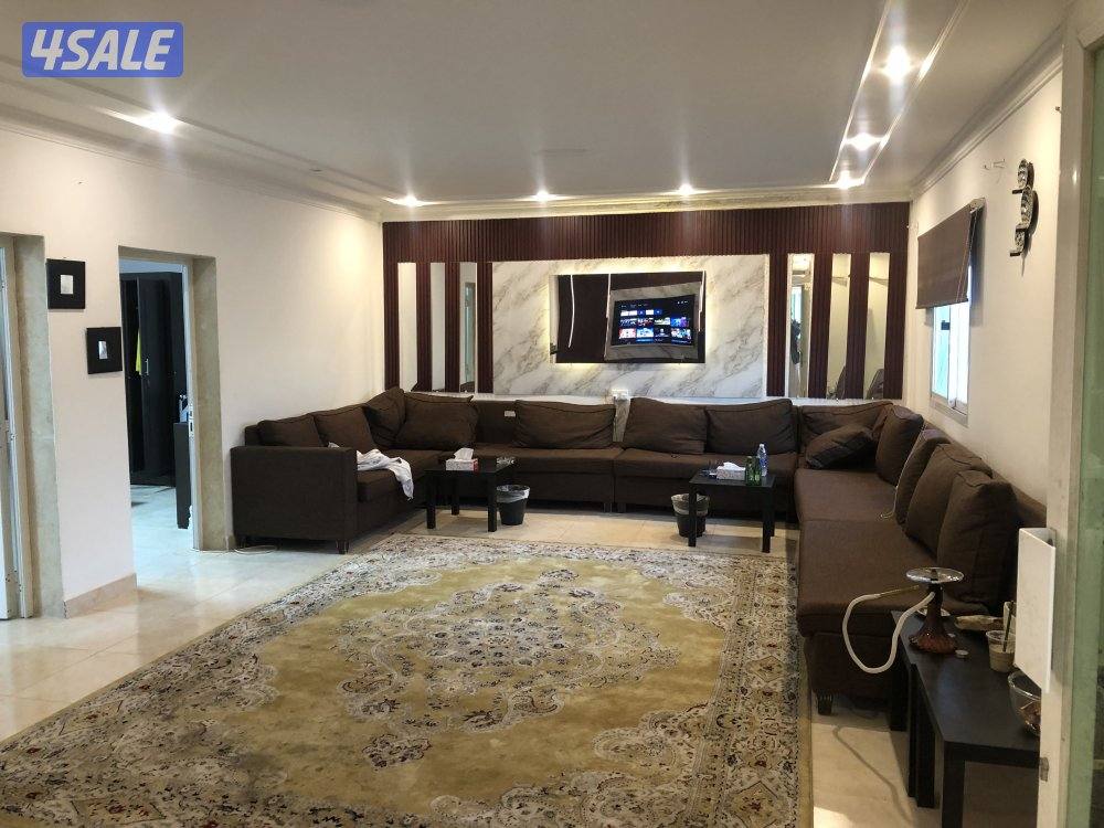 لتنازل عن جاخور قطعة 12قريب الشارع عبارة عن ديوانية وصالة وغرفتين6