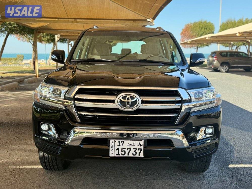 للبيع : تويوتا لاند كروزر V6  موديل : 2020 عداد : 52 الف5