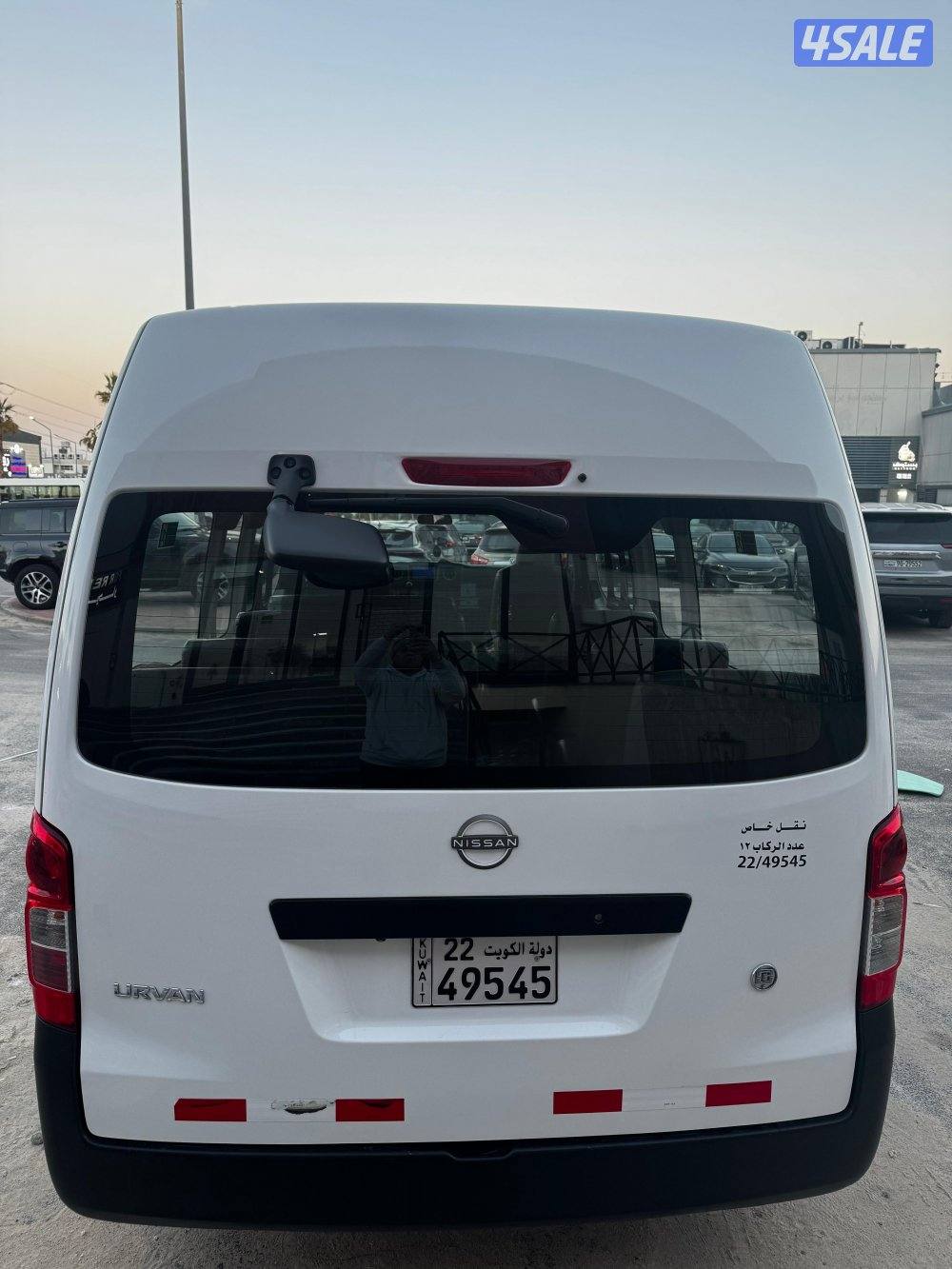 للبيع نيسان ركاب موديل 2023 سقف عالي8