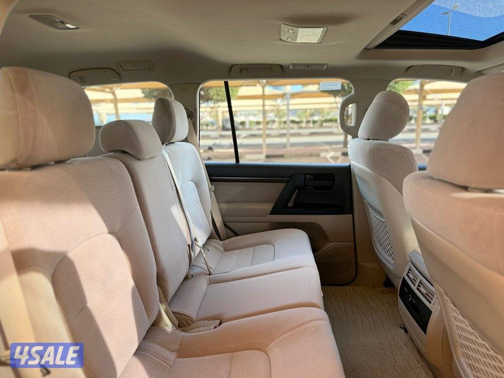 للبيع : تويوتا لاند كروزر V6  موديل : 2020 عداد : 52 الف11