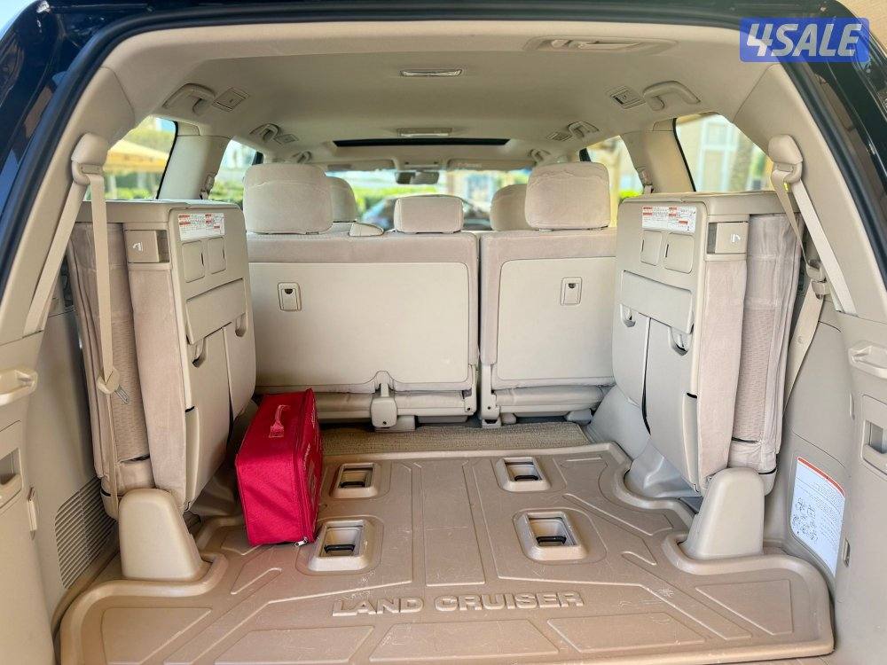 للبيع : تويوتا لاند كروزر V6  موديل : 2020 عداد : 52 الف13