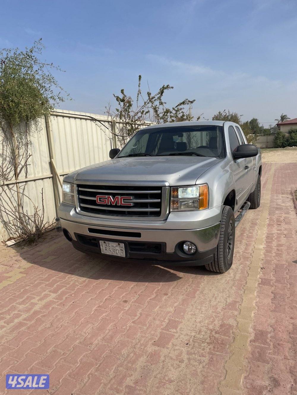 للبيع وانيت جمس دبل قير فر قماره ونصف بهبهاني تشغيل عن بعد ماشي 4200