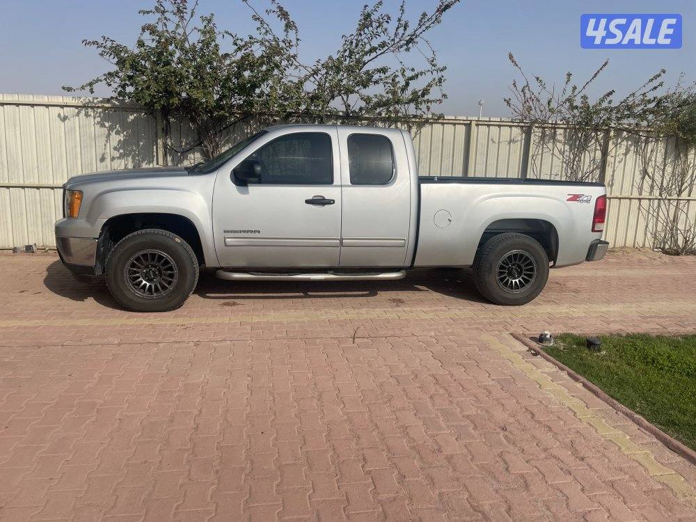 للبيع وانيت جمس دبل قير فر قماره ونصف بهبهاني تشغيل عن بعد ماشي 4208