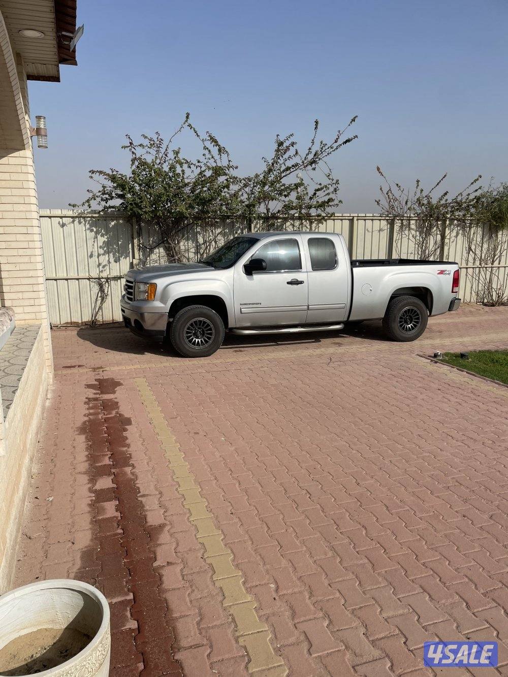 للبيع وانيت جمس دبل قير فر قماره ونصف بهبهاني تشغيل عن بعد ماشي 42012