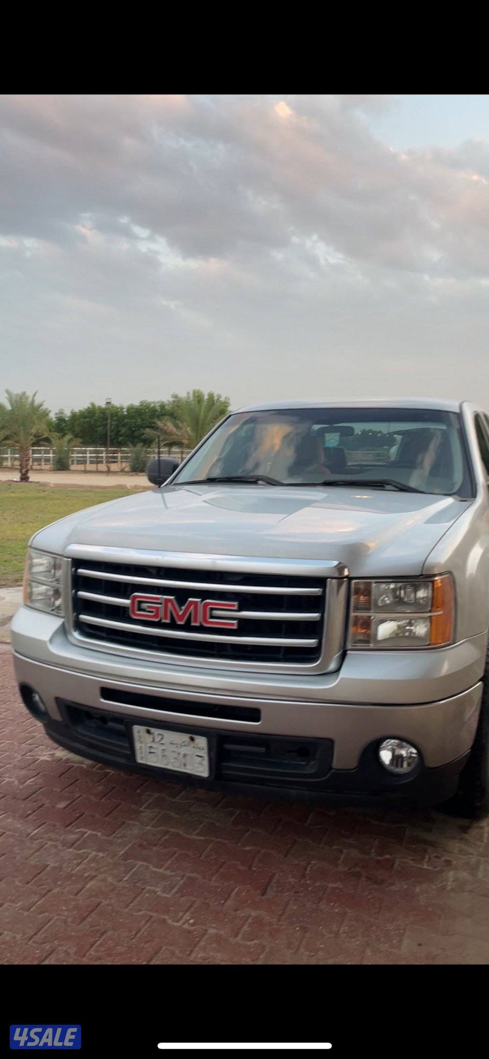 للبيع وانيت جمس دبل قير فر قماره ونصف بهبهاني تشغيل عن بعد ماشي 42013