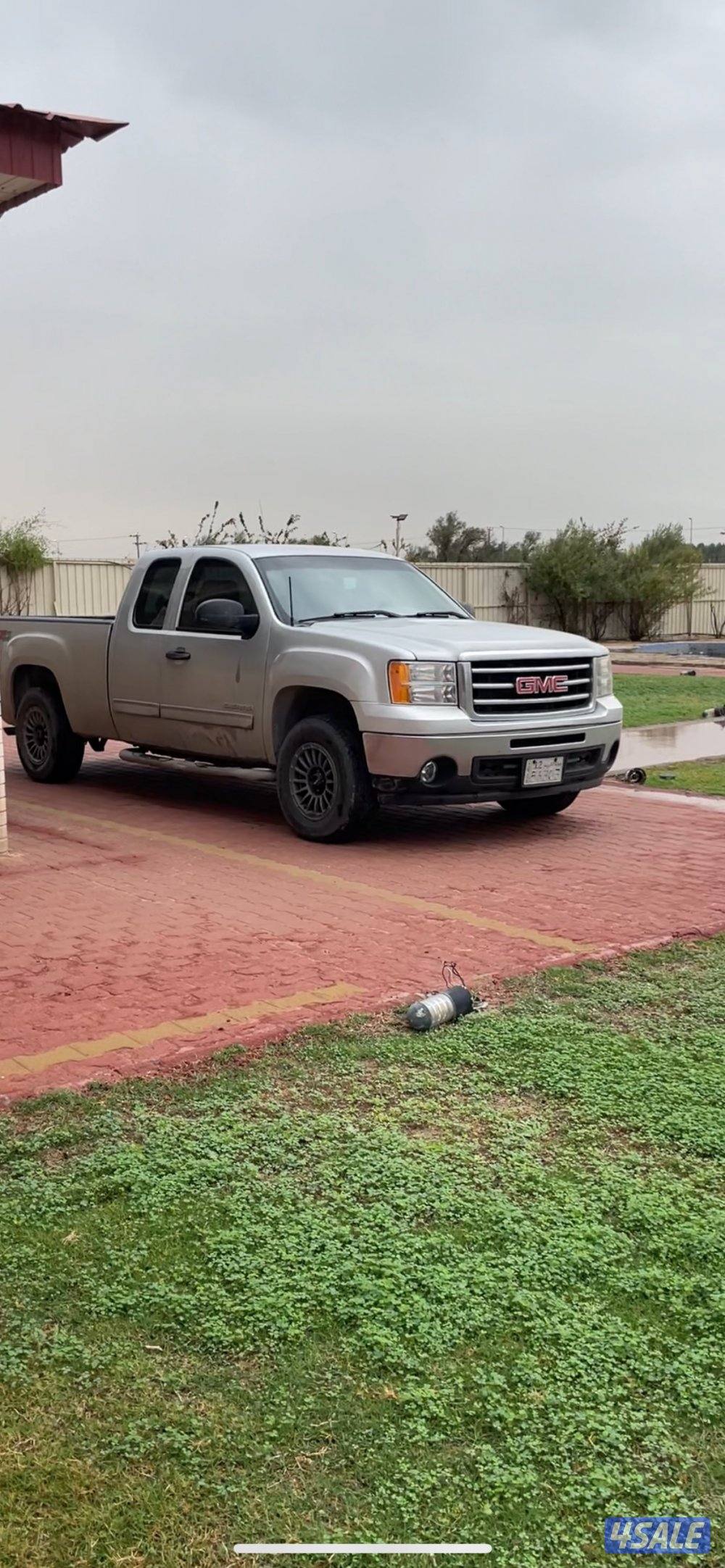 للبيع وانيت جمس دبل قير فر قماره ونصف بهبهاني تشغيل عن بعد ماشي 42014